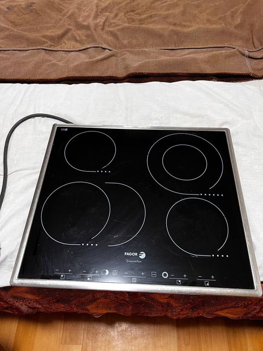 Варочна електрична поверхня