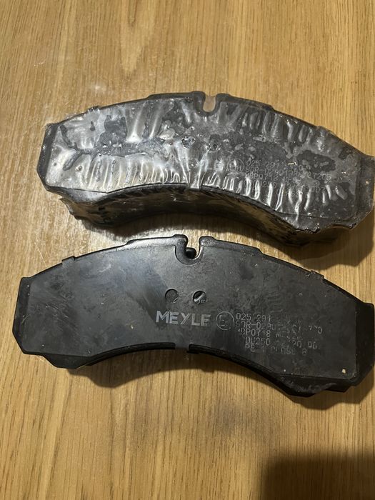 Продам гальмівні колодки