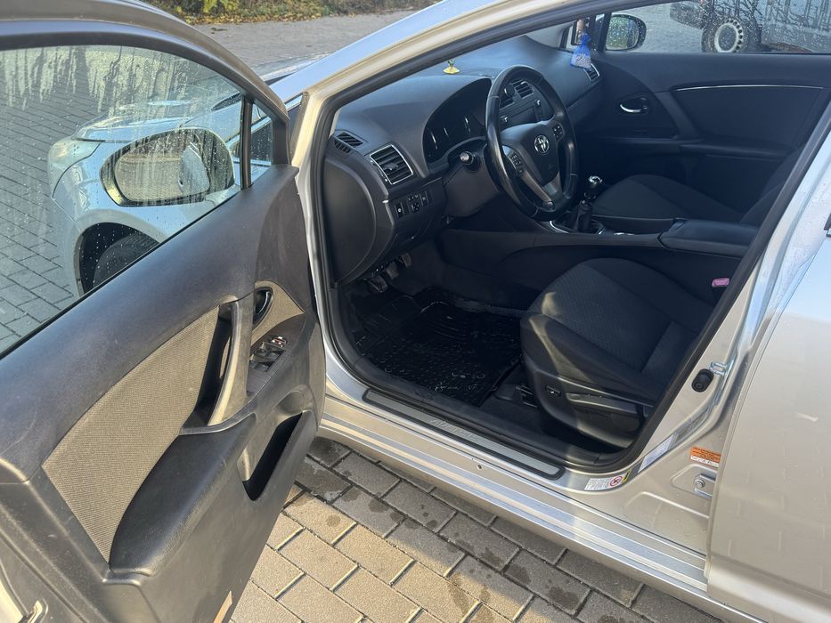 Toyota avensis 2.2 D4D super stan