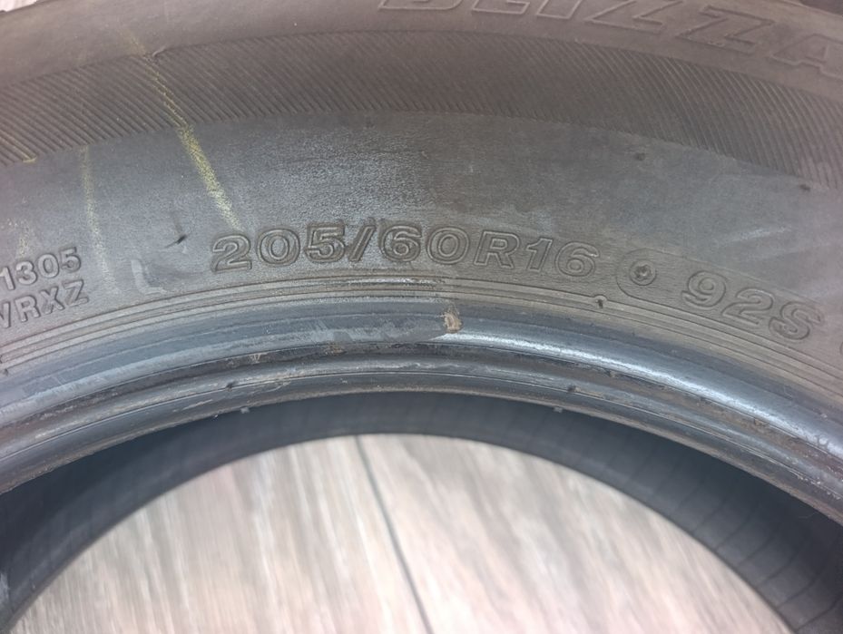 Зимові шини 205/60 r16