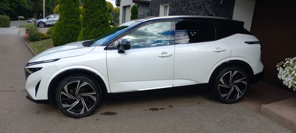 Śliczny Nissan Qashqai 1.3 DIG-T MHEV Xtronic Tekna+