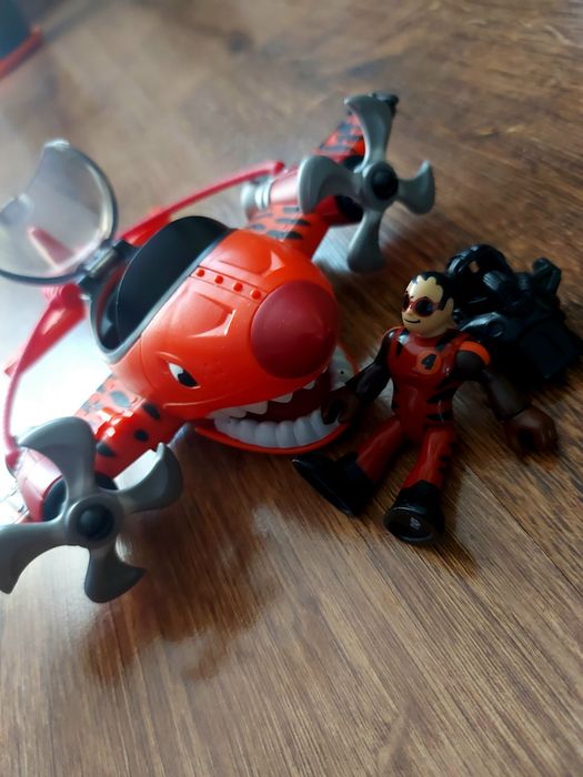Samolot zabawka z pilotem