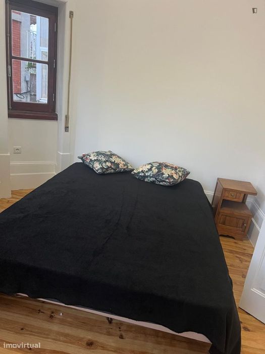 Quarto - localizado em Montes Claros Coimbra