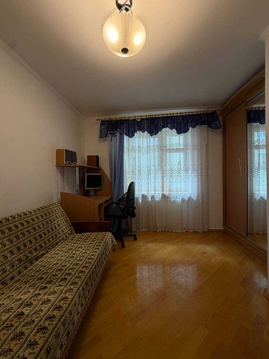 Продаю 3к.квартиру біля парку