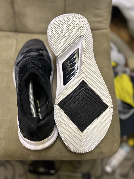 Кросівки баскетбольні Under Armour Curry 5