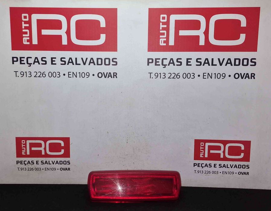 Luz Stop Adicional / 3º Stop - RENAULT TRAFIC III Caixa