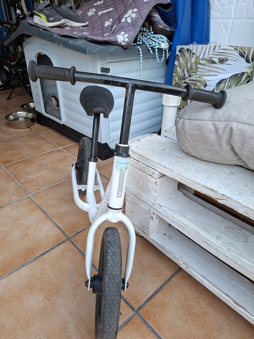 Bicicleta de criança sem pedais