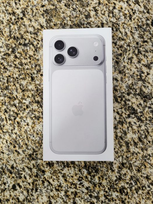 iPhone 17 Pro Max Silver 24 Ciclos