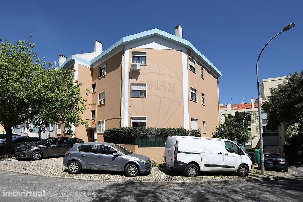 Apartamento T3 para venda — Águas Livres, Lisboa