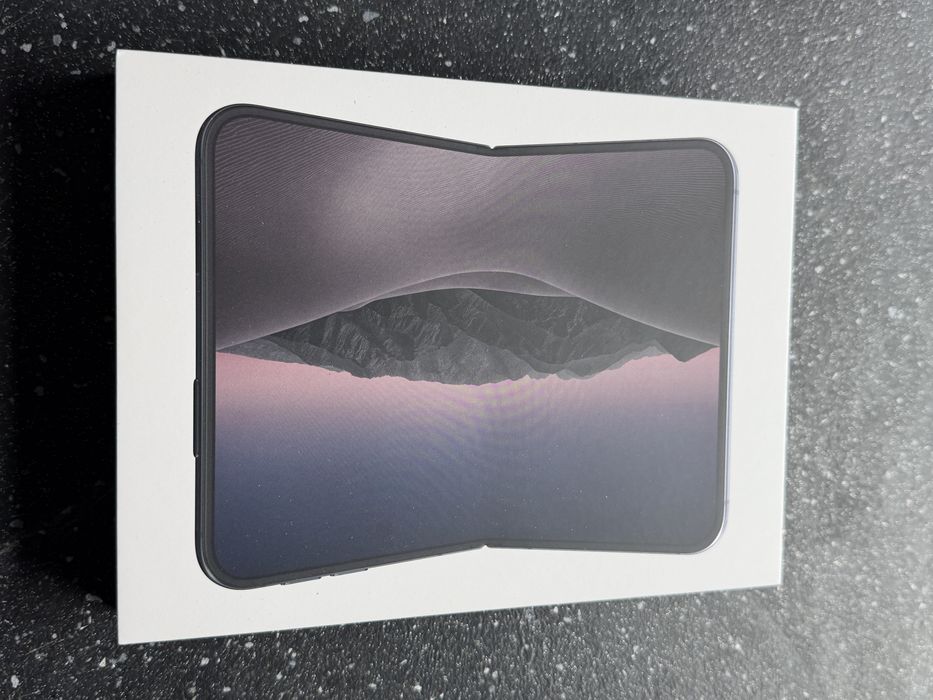 iphon 18 Duo 256 Night Sky z polskiej dystrybucji .