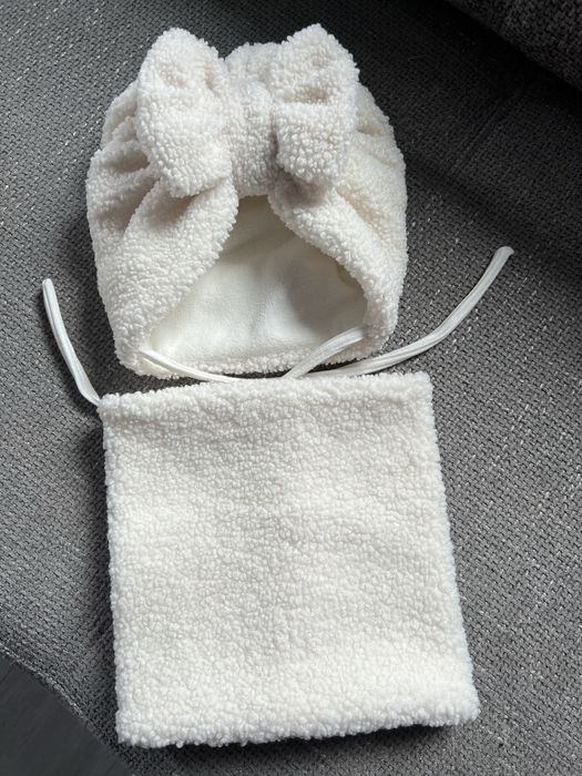 Шапка та хомут для дівчинки