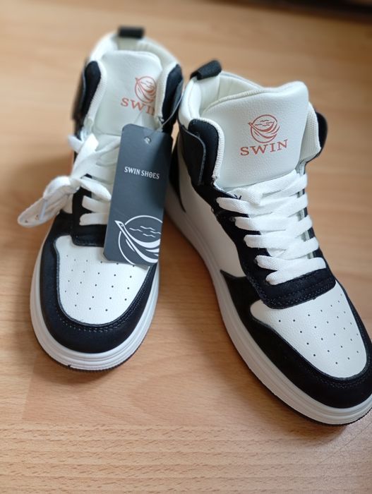 Buty sportowe damskie Born2be