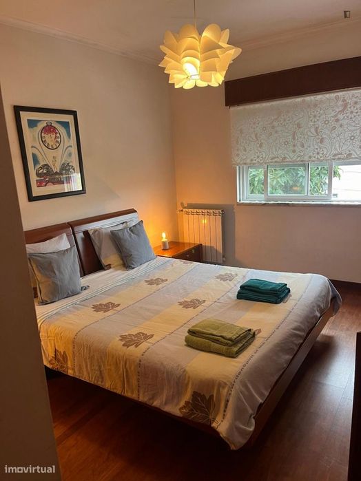 Quarto - localizado em Benfica Lisbon