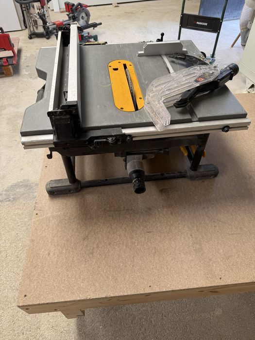 Serra de mesa Dewalt DWE7492