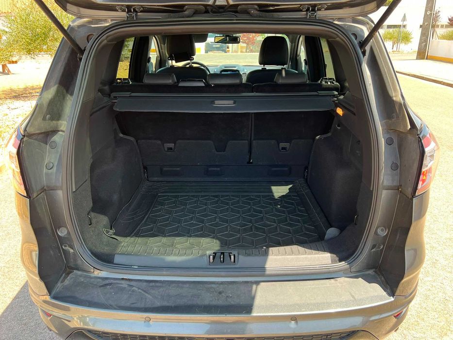 Ford Kuga 1.5 TDCi ST-Line 120 CV | Nacional | Muito Equipado