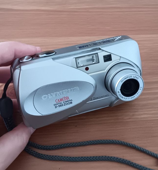 Câmera digital Olympus D560