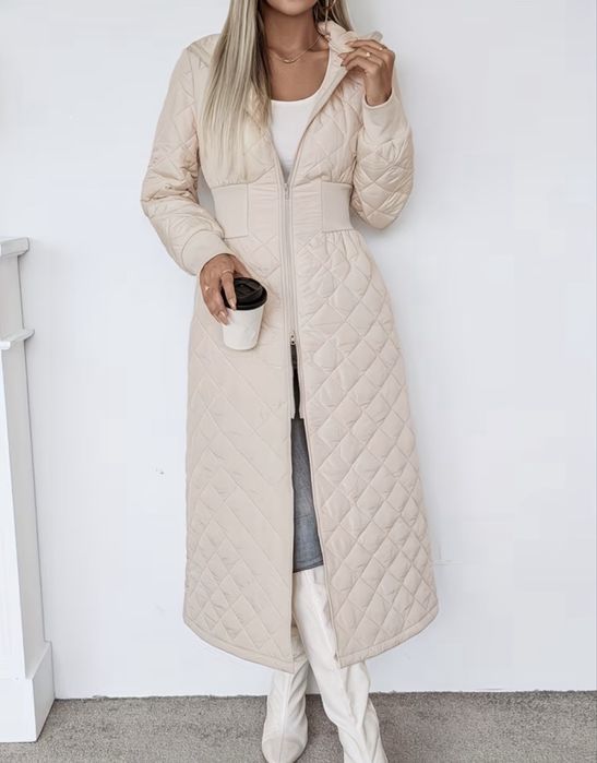 Демісезонне стьобане жіноче пальто