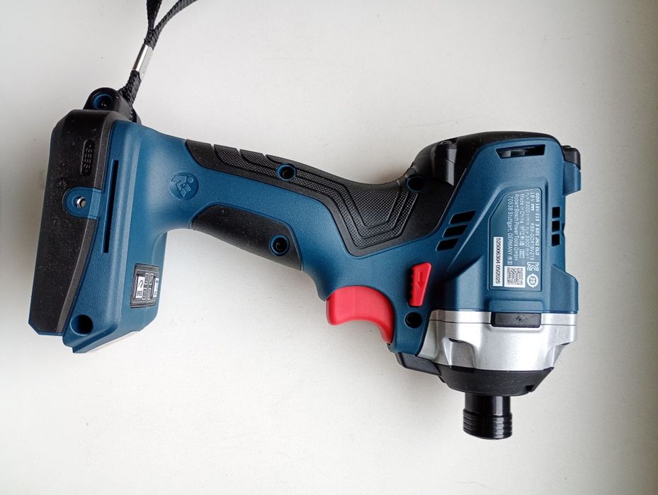 Импакт винтоверт Bosch GDR 18V- 215