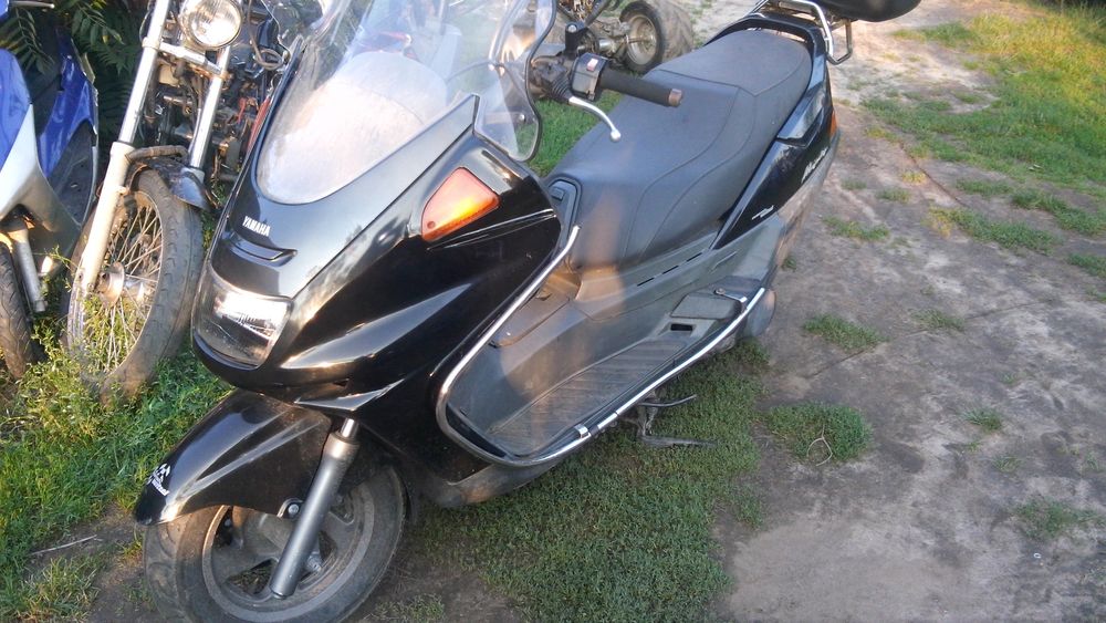 Yamaha majesty 250 na części