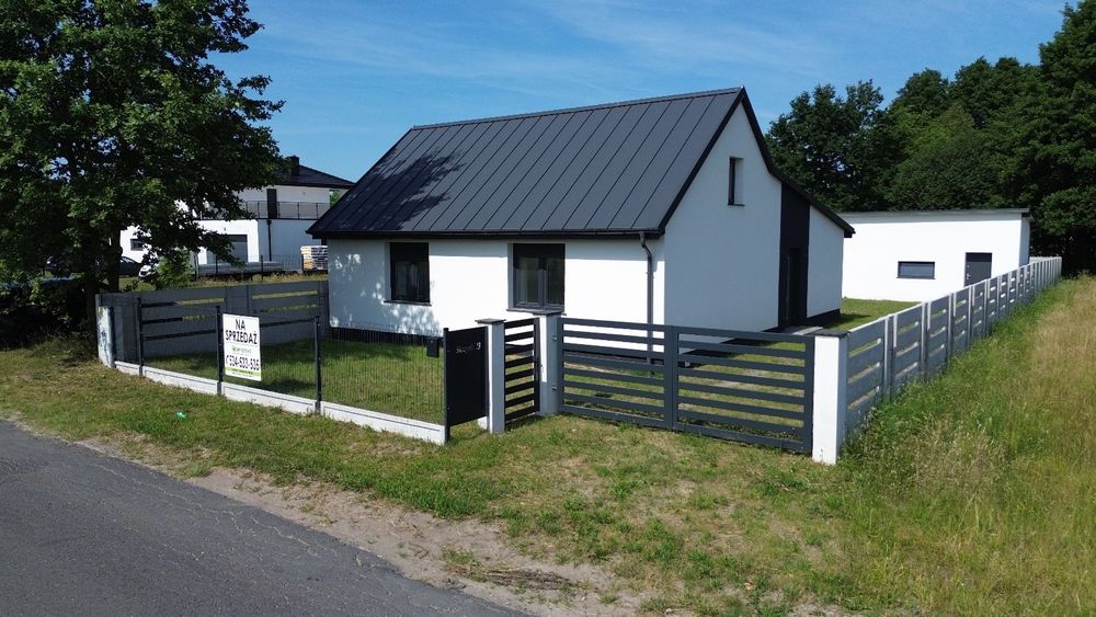 Dom jednorodzinny, 2 pokojowy, z garażem wolnostojącym