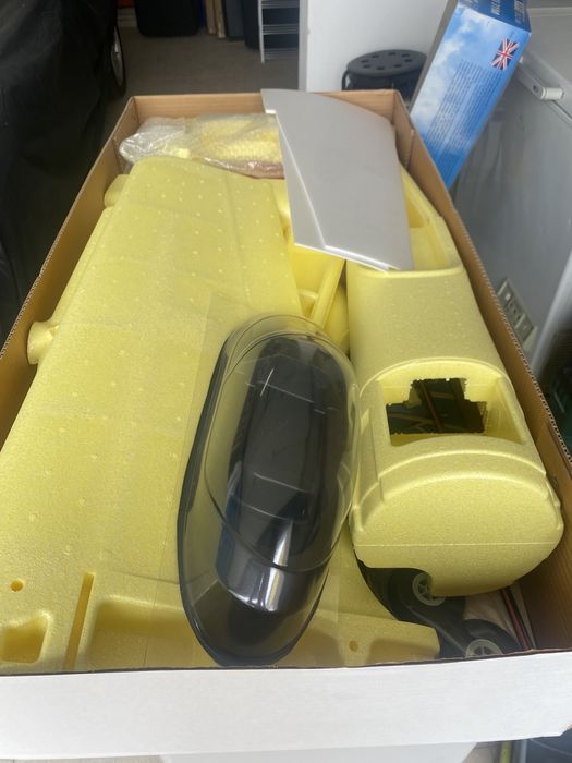 Avião Rádio-Modelismo Aeronaut Suchoi SU 31M + Motor Graupner HPD novo