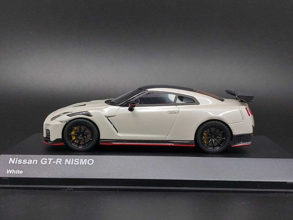 Масштабна модель 1/43 Nissan GT-R R35 Nismo від Kyosho