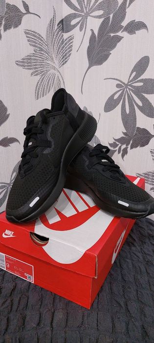 Кроссовки Nike Reposto