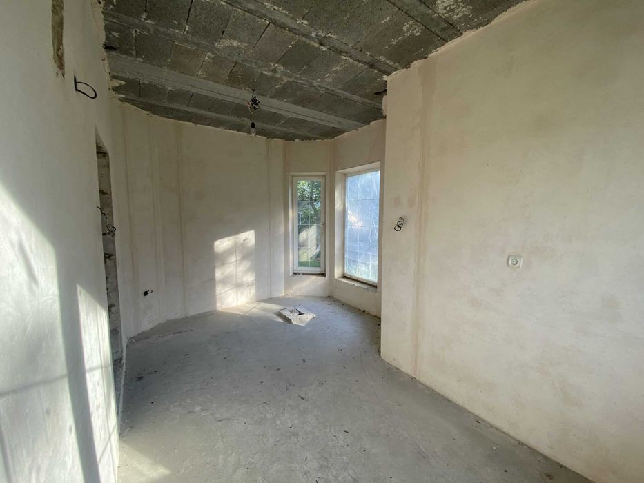 Будинок в центрі Макарова під ремонт, без комісії