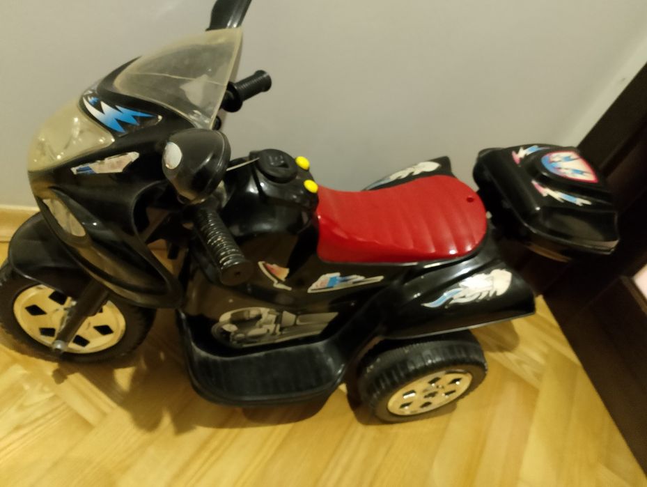 Motorek na akumulator
