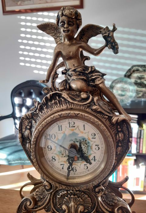 Antigo Relógio de Mesa em latão maciço