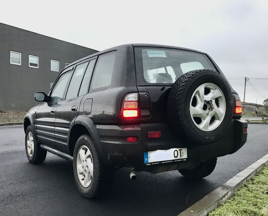 Toyota RAV 4 - I Geração Ano 2000