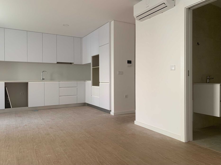 T1+1 NOVO com grandes áreas e garagem | Oportunidade em Esgueira!