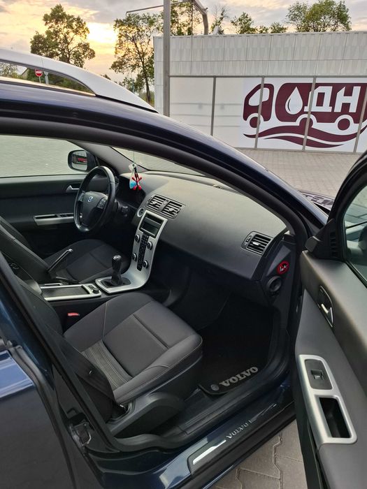 Продам Volvo v50 2012
