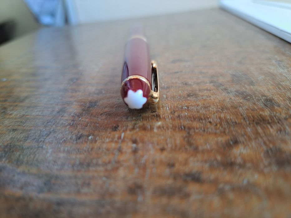 Caneta montblanc nova