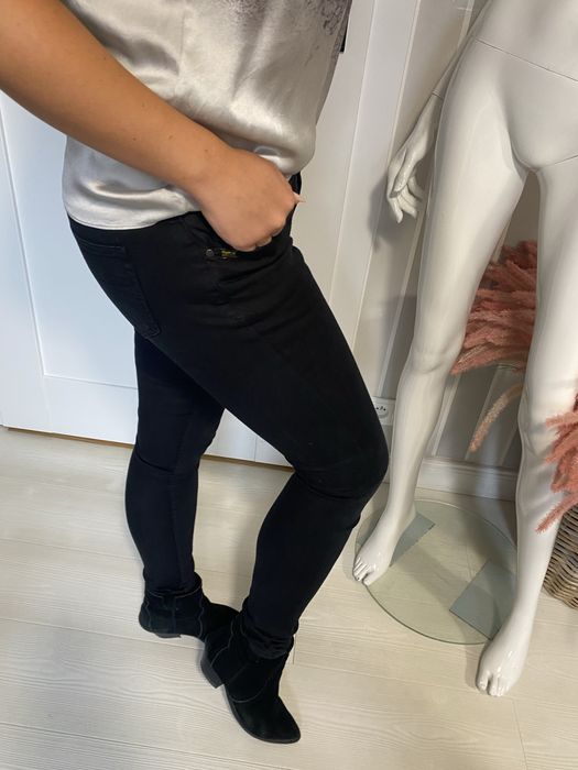 Czarne spodnie jeansowe Tiger 30/32 rurki