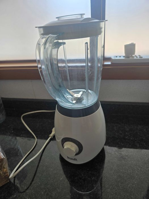 Liquidificadora marca Kunft