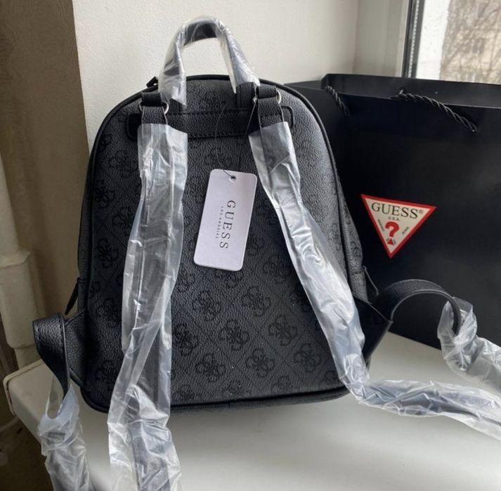 Plecak Guess wyprzedaż polecam elegancki