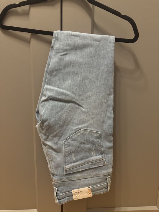 Nowe jeansy niebieskie