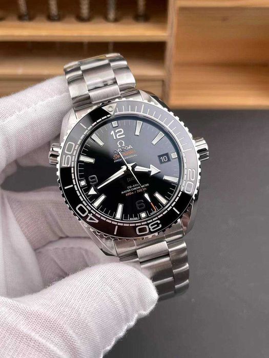 чоловічий наручний годинник Omega Planet Ocean Seamaster 600m VS