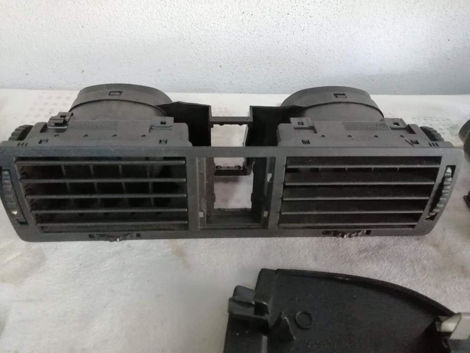 Grelhas de ar frontais interiores Skoda Octavia 1z3