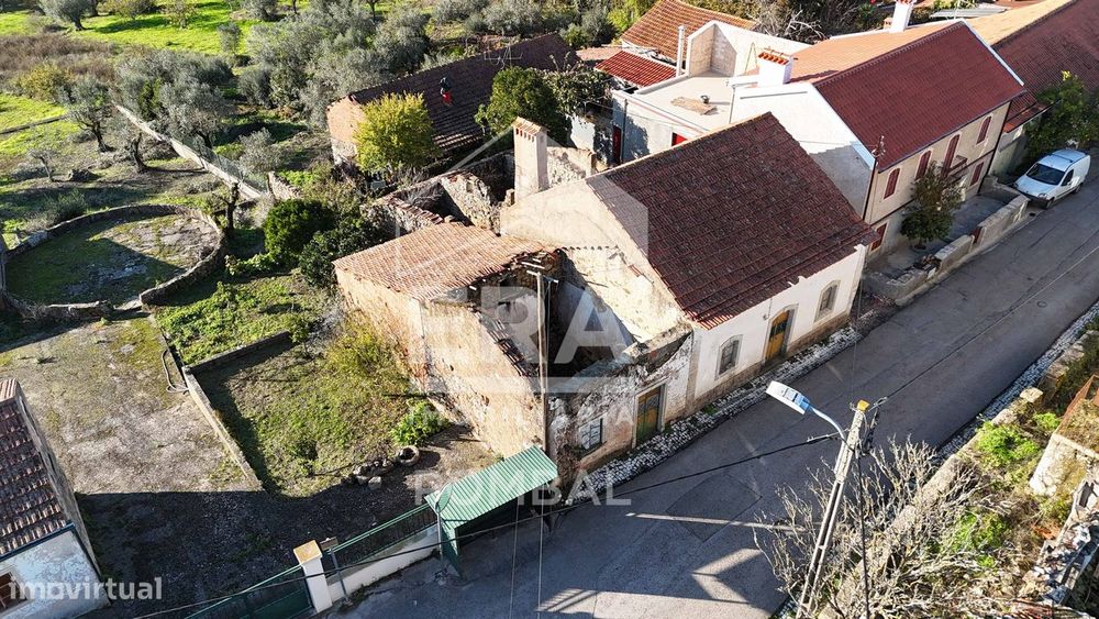 Moradia para reconstruir em Chãos, Ferreira do Zêzere — Chãos, Santarém