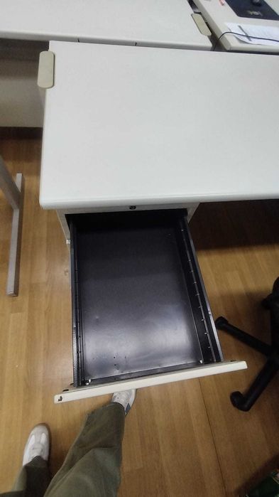 Mobiliário de Escritório – Secretárias (GRÁTIS)