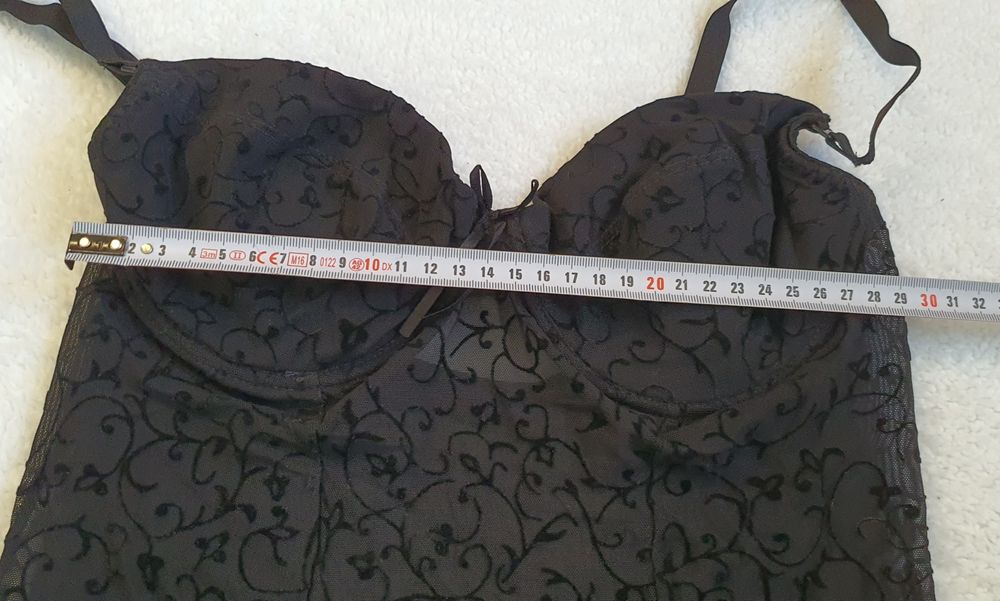 Czarne body r.75B prześwitujące motyw florystyczny Milena