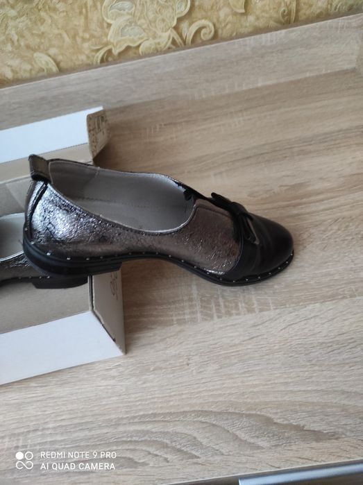 Продам женские туфли