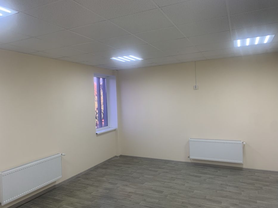 Комерційні приміщення під будь-який вид діяльності (зі світлом)