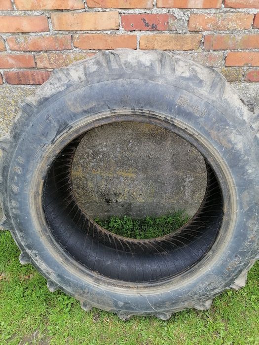 Sprzedam oponę 13.6-28