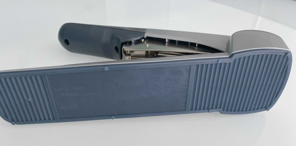 Agrafador até 60 folhas - Modelo 5552