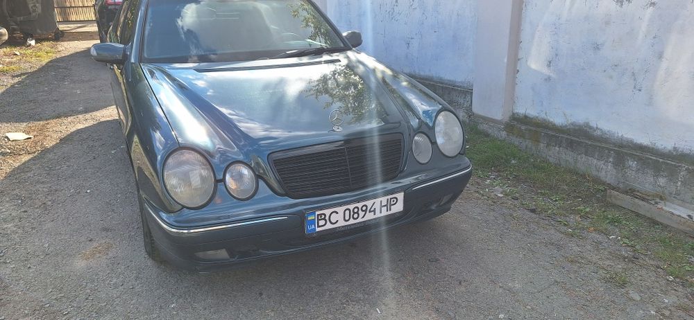 продам  авто W210