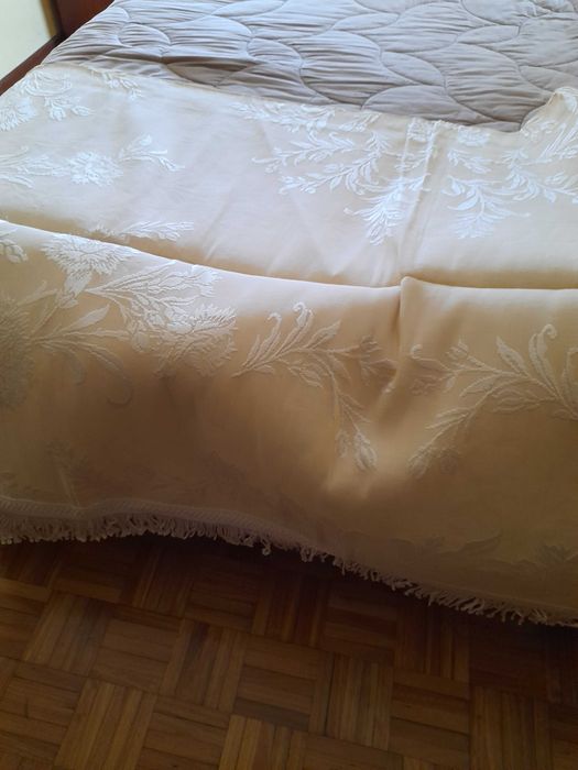 Vendo coberta de verão  de cama de casal