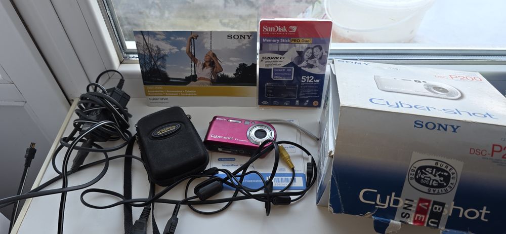 Фотоапарат Sony  p200